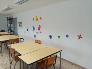 Réalisation des élèves (fresque murale dans le local de dessin)